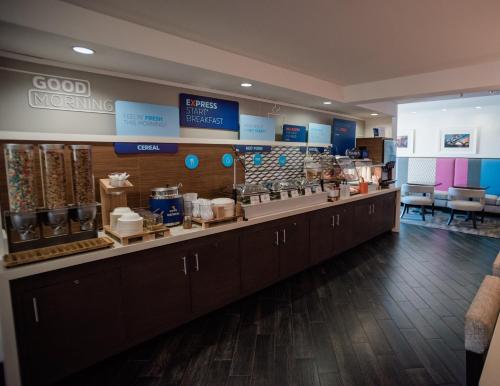 holiday inn express hickory hickory mart by ihg
