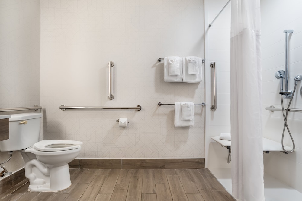 holiday inn express and suites phenix city ft moore