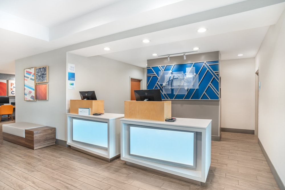 holiday inn express and suites phenix city ft moore