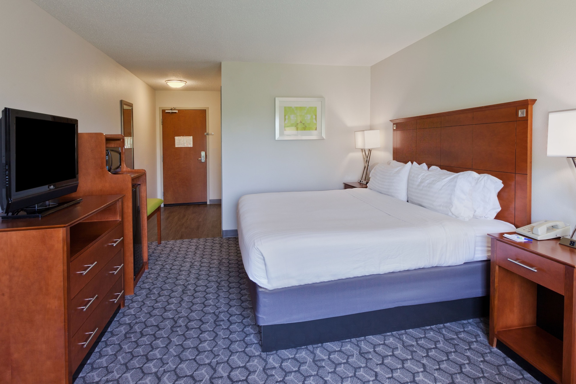 holiday inn express and suites phenix city ft moore