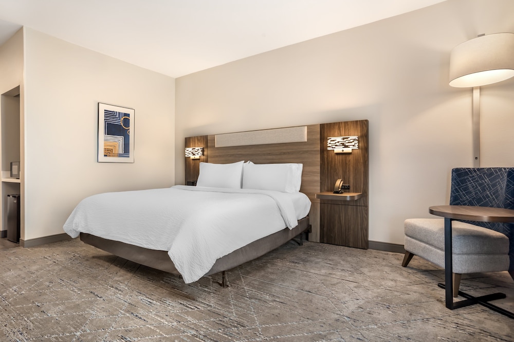 holiday inn express and suites phenix city ft moore