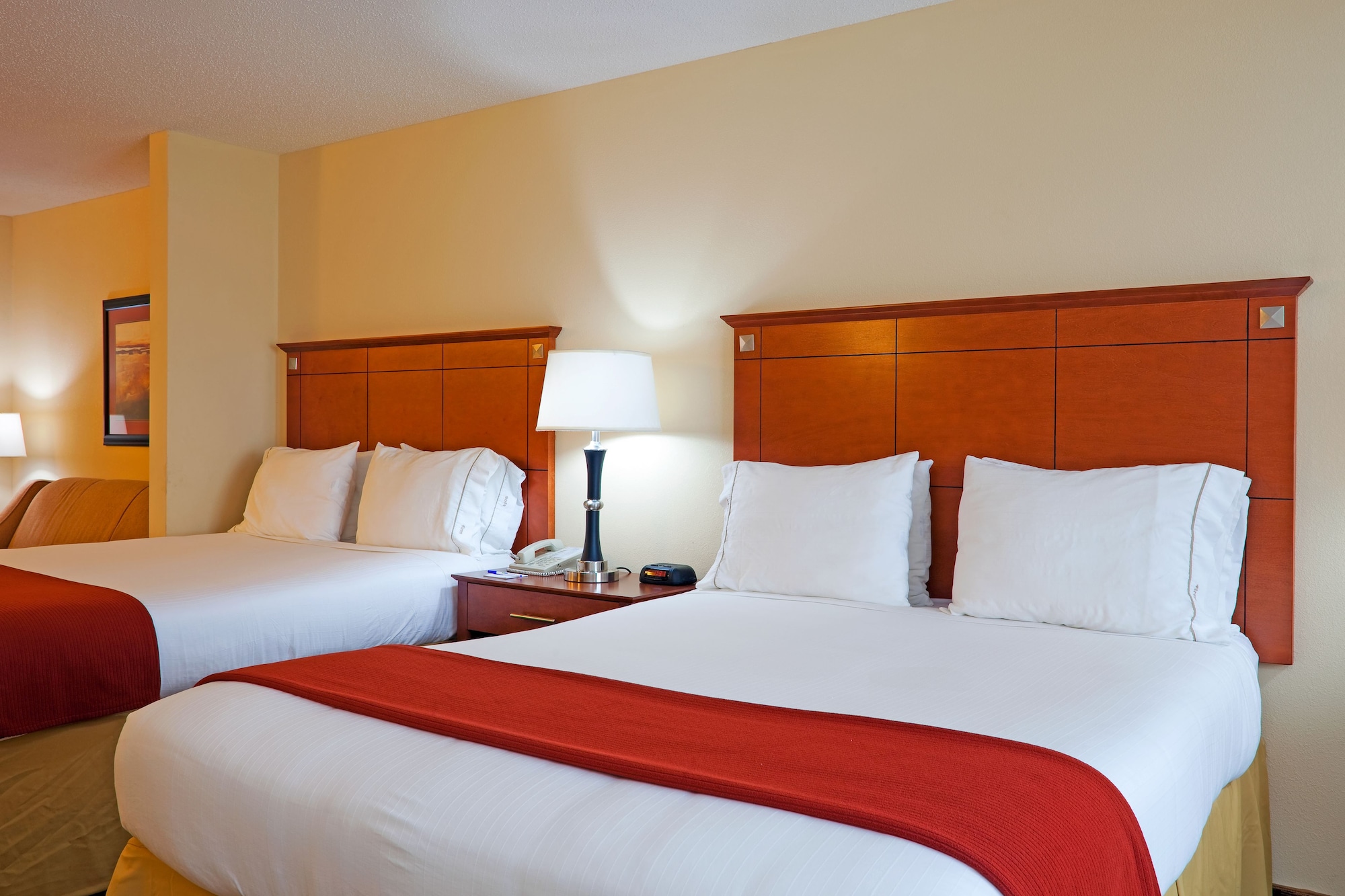 holiday inn express and suites phenix city ft moore
