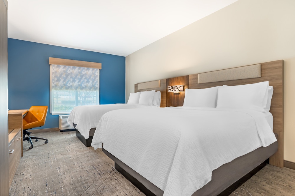 holiday inn express and suites phenix city ft moore
