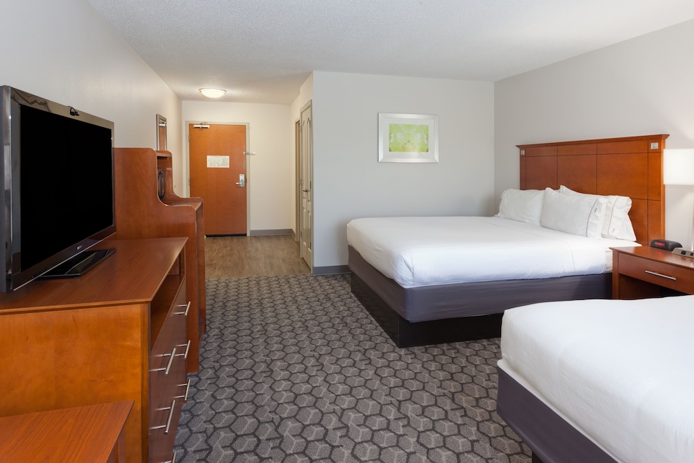 holiday inn express and suites phenix city ft moore
