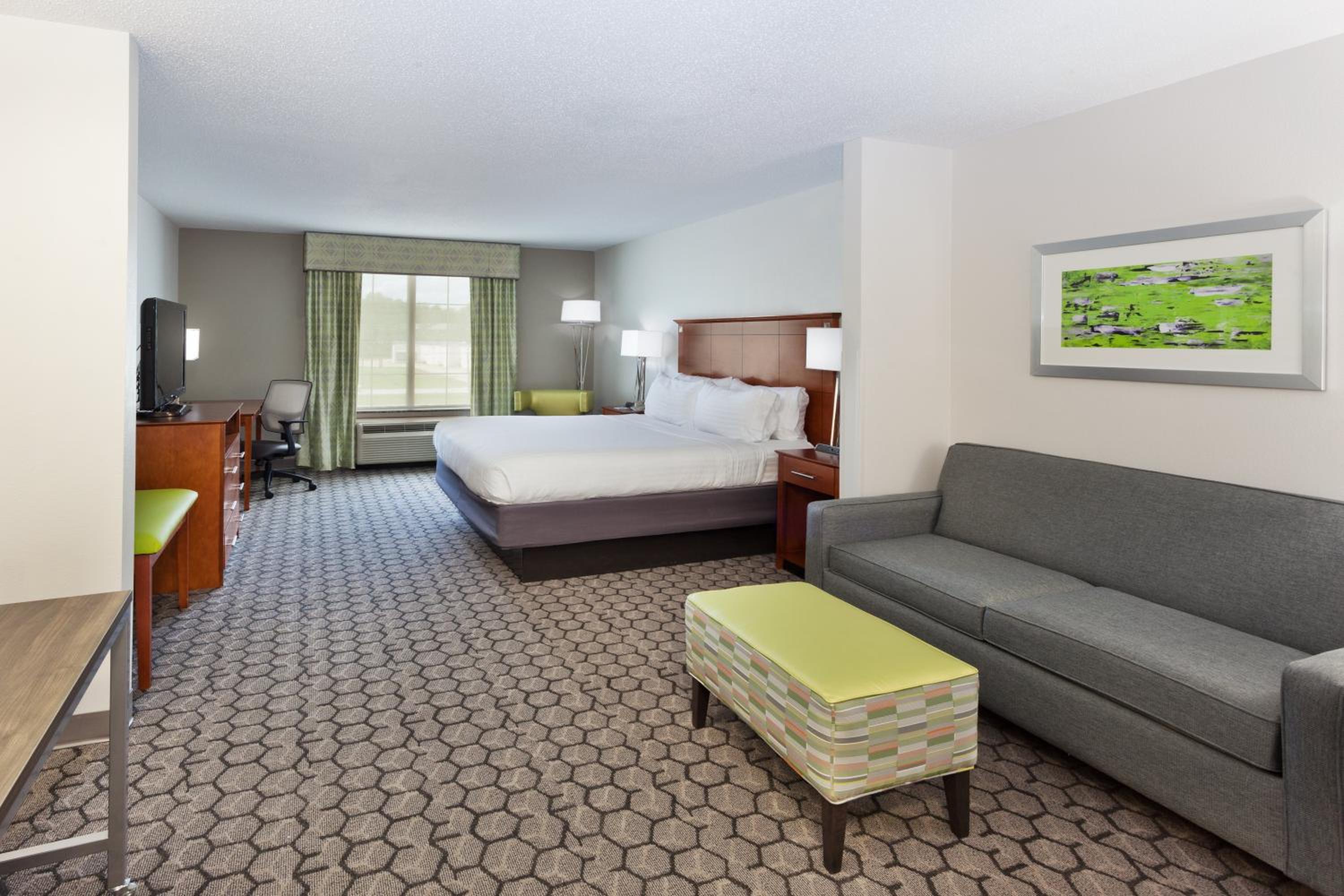 holiday inn express and suites phenix city ft moore
