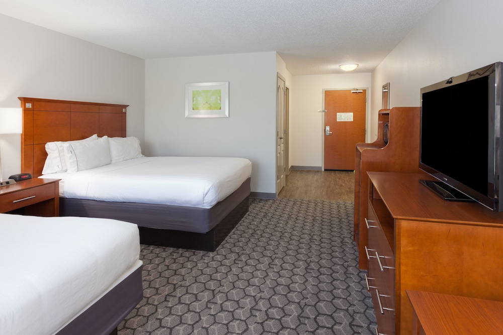holiday inn express and suites phenix city ft moore