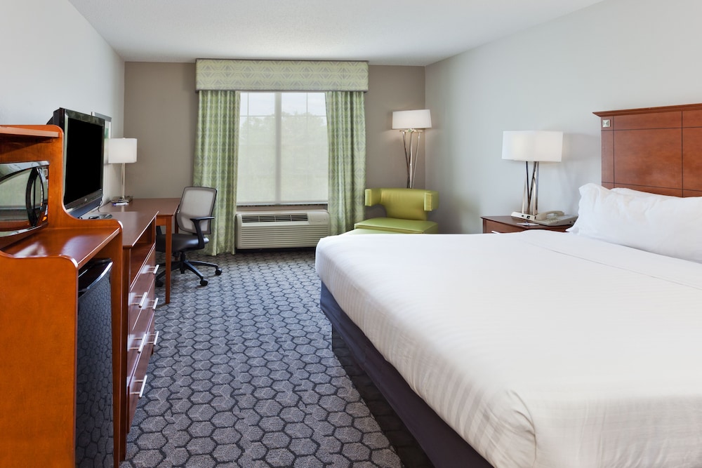 holiday inn express and suites phenix city ft moore