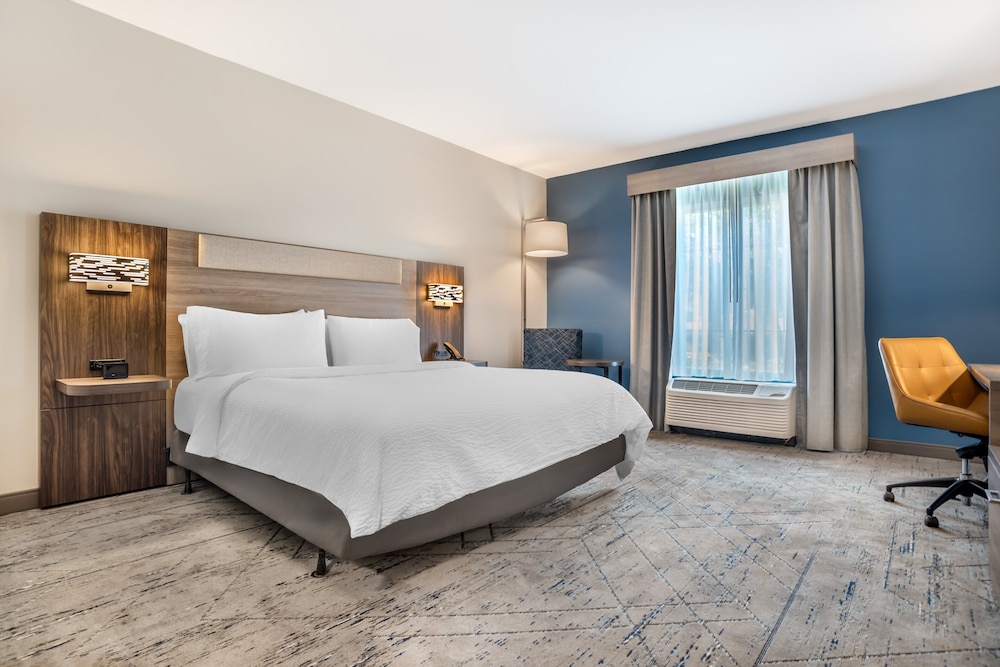 holiday inn express and suites phenix city ft moore