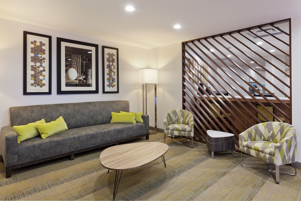 holiday inn express and suites phenix city ft moore