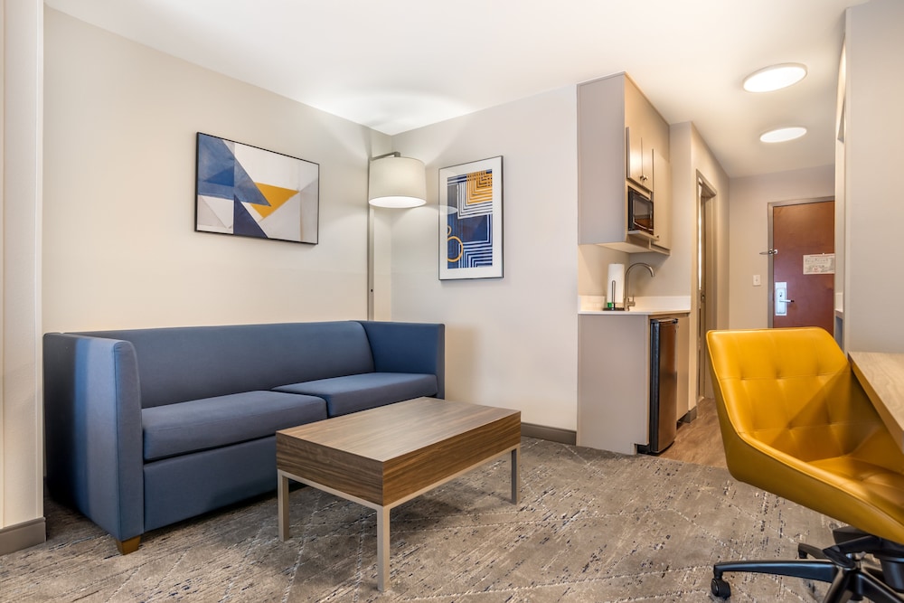 holiday inn express and suites phenix city ft moore