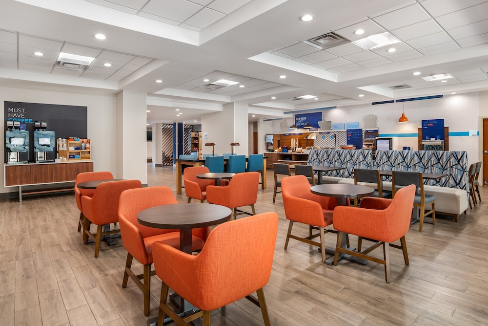 holiday inn express and suites phenix city ft moore