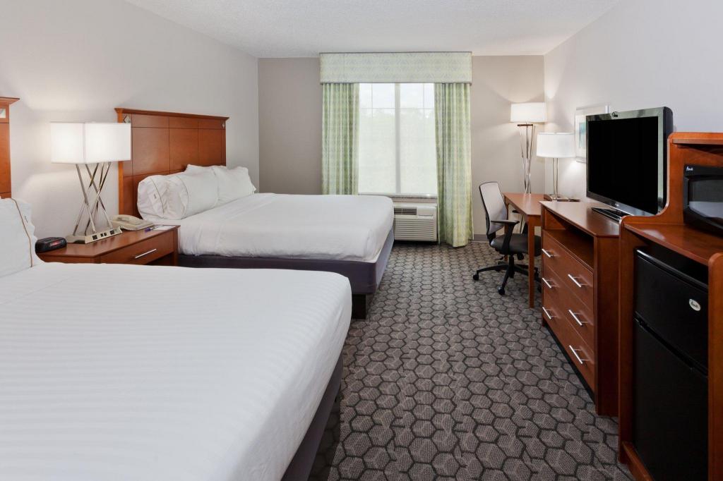 holiday inn express and suites phenix city ft moore