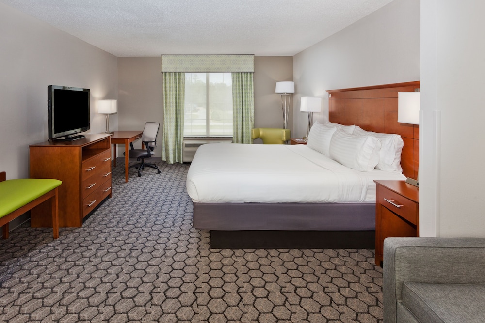 holiday inn express and suites phenix city ft moore