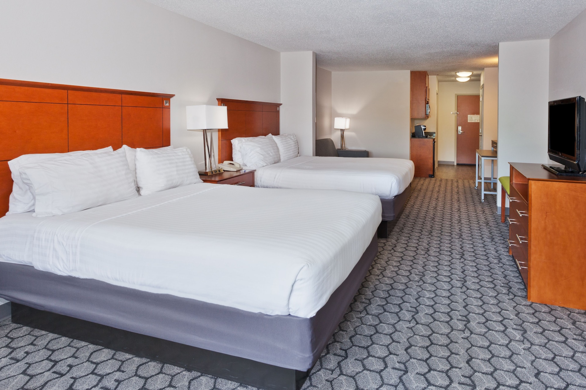 holiday inn express and suites phenix city ft moore