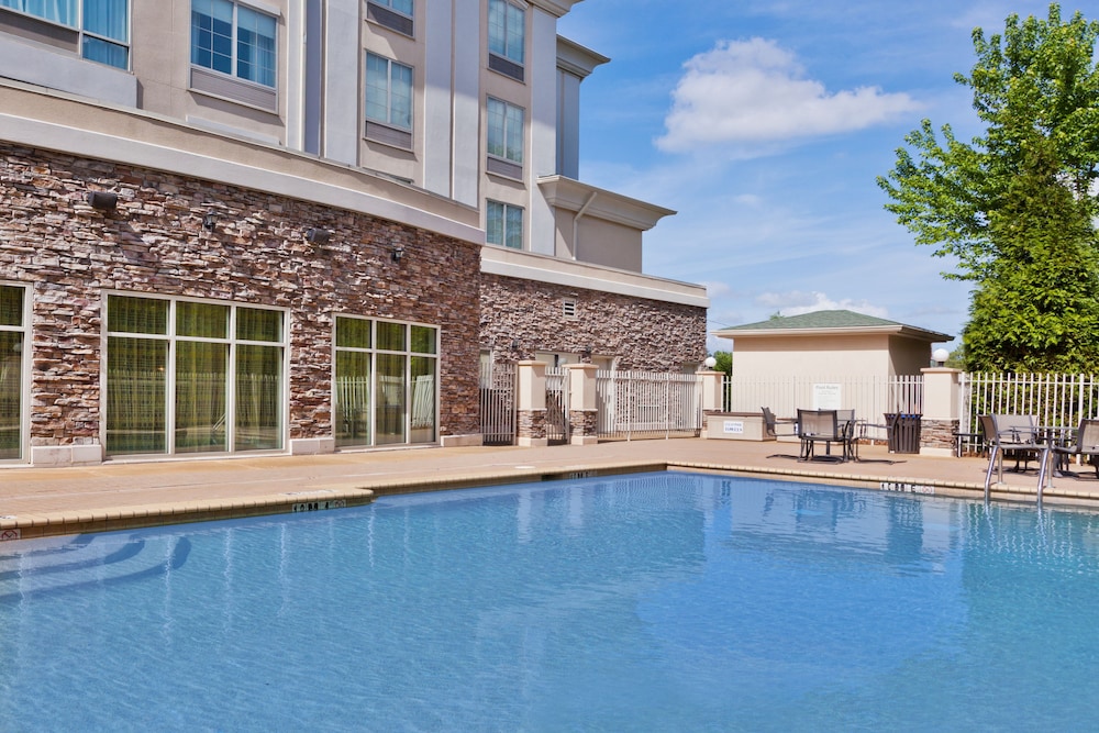 holiday inn express and suites phenix city ft moore