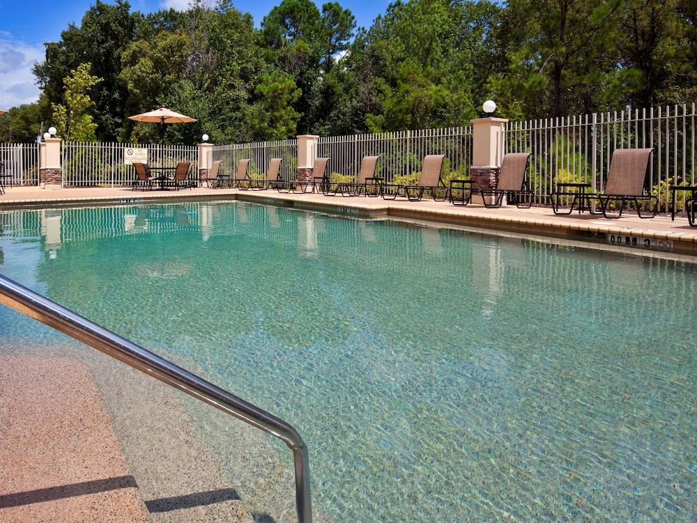 holiday inn express and suites phenix city ft moore