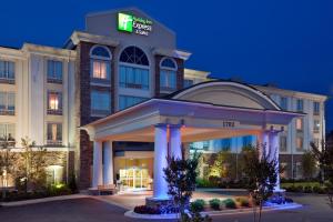 holiday inn express and suites phenix city ft moore