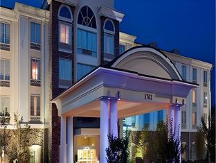 holiday inn express and suites phenix city ft moore