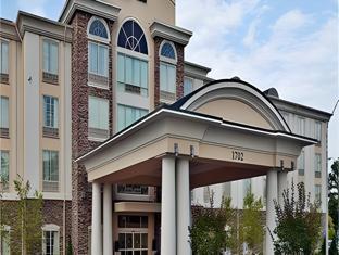 holiday inn express and suites phenix city ft moore