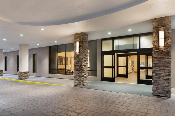 holiday inn rock island by ihg