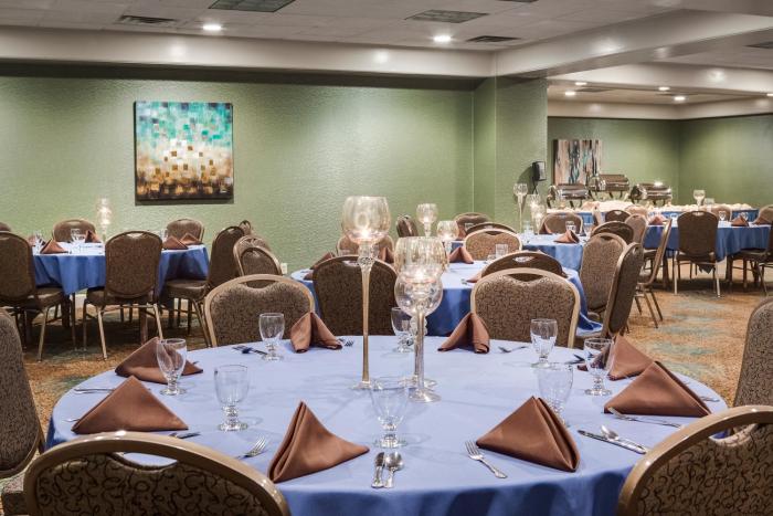 holiday inn rock island by ihg