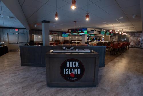 holiday inn rock island by ihg