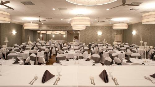 holiday inn rock island by ihg