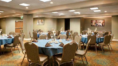 holiday inn rock island by ihg