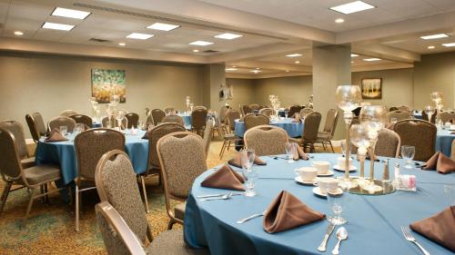 holiday inn rock island by ihg
