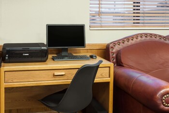 Super 8 By Wyndham Muscatine,Muscatine>>Burlington,2 star