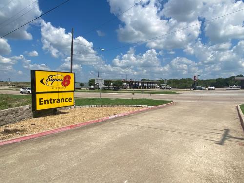 super 8 by wyndham terrell