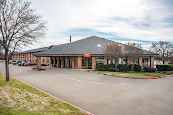 econo lodge inn and suites