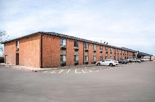 econo lodge inn and suites