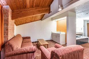 econo lodge inn and suites