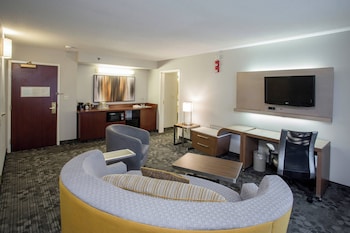 Courtyard By Marriott Raynham,Near Raynham Flea Market,3 star