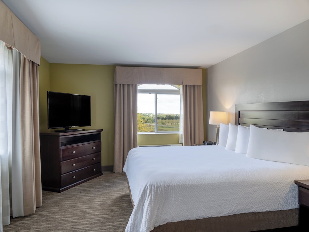 holiday inn express and suites chicago libertyville by ihg