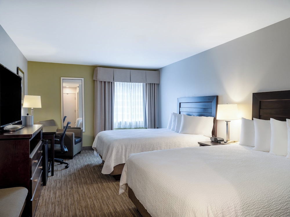 holiday inn express and suites chicago libertyville by ihg