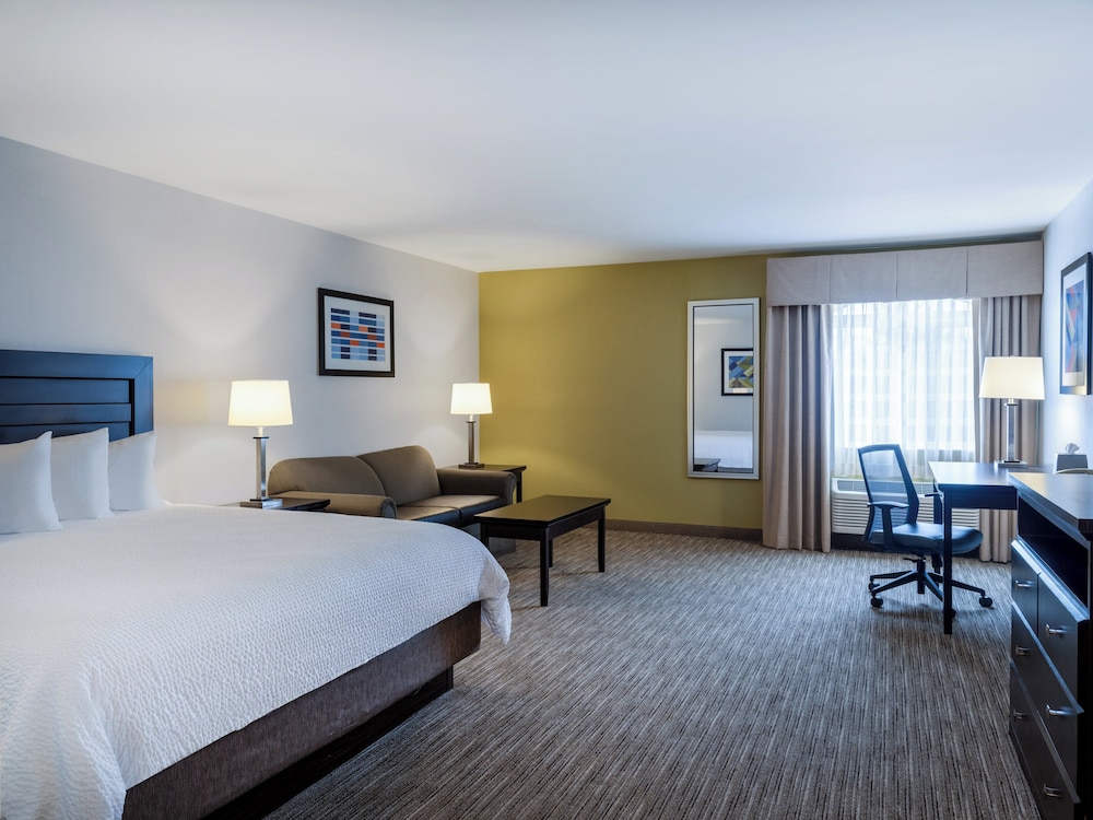 holiday inn express and suites chicago libertyville by ihg