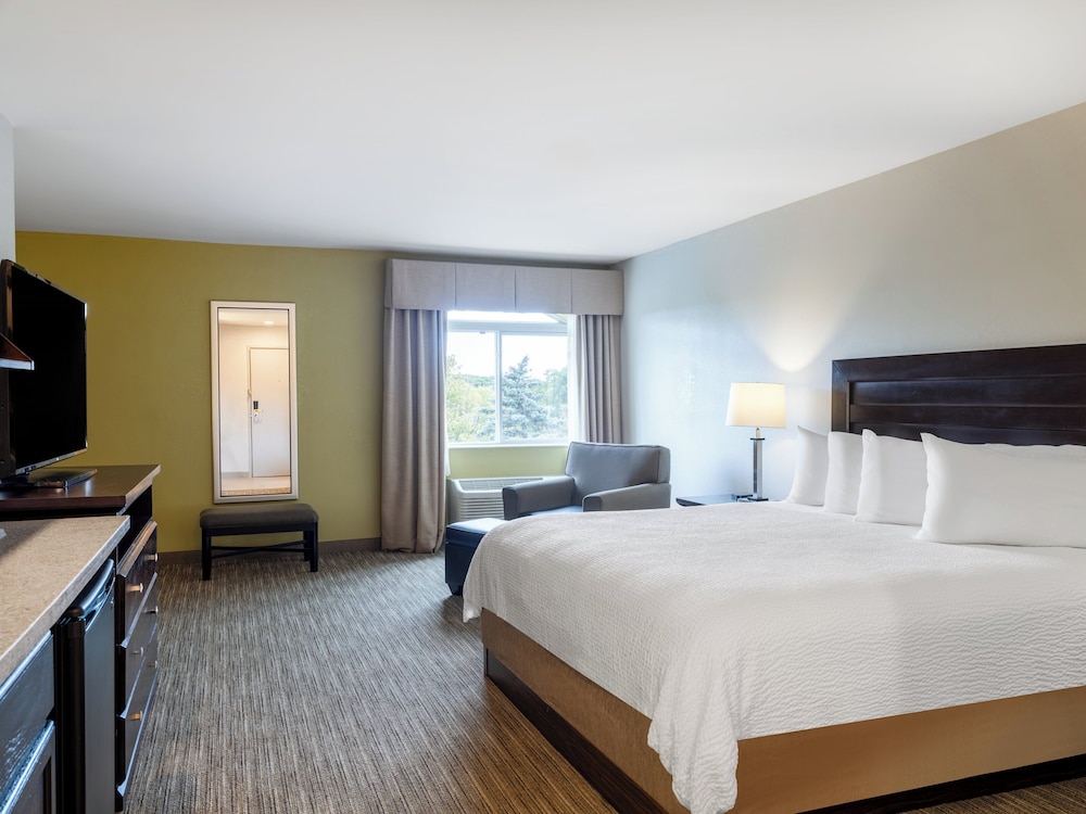 holiday inn express and suites chicago libertyville by ihg