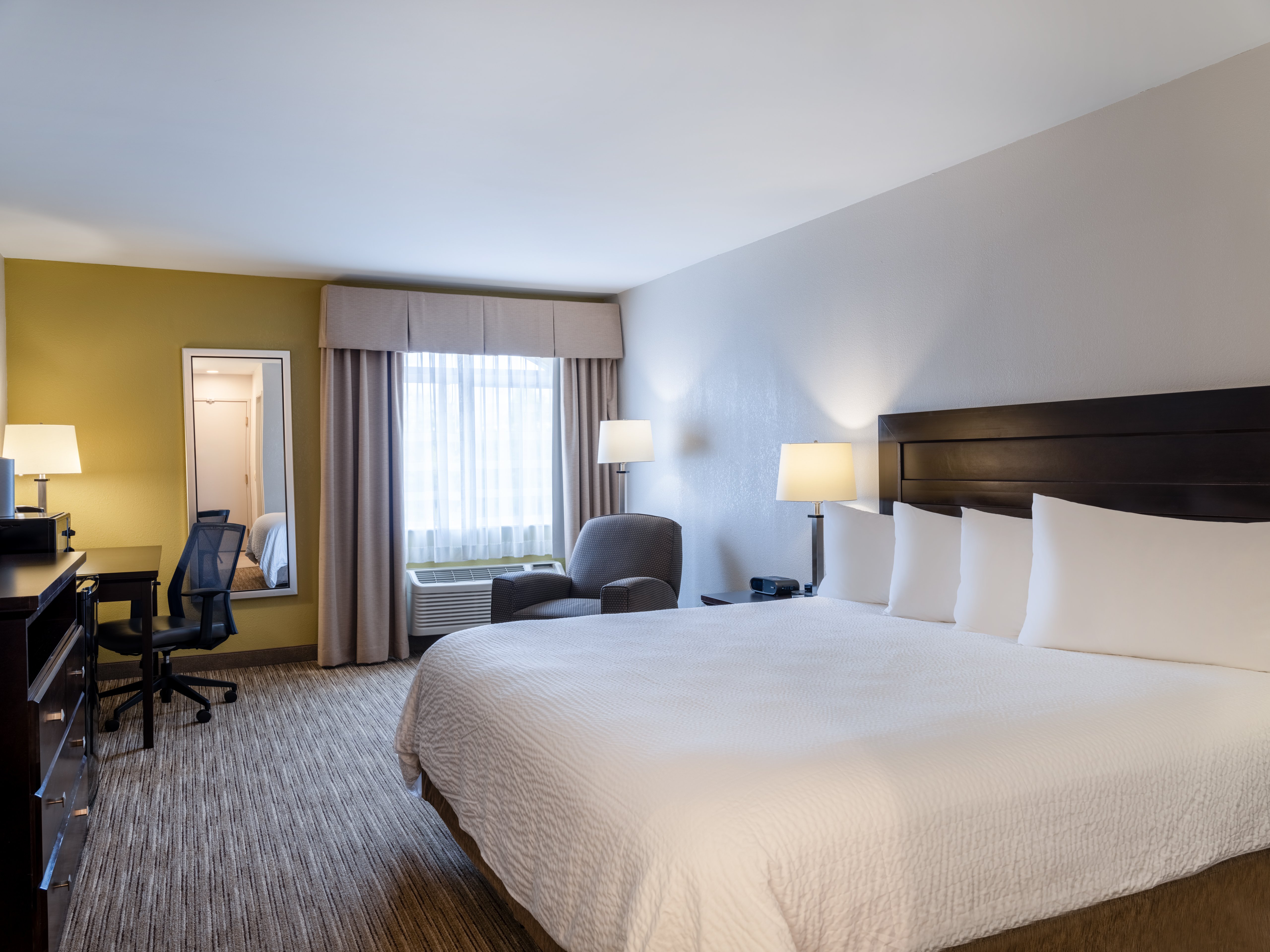 holiday inn express and suites chicago libertyville by ihg