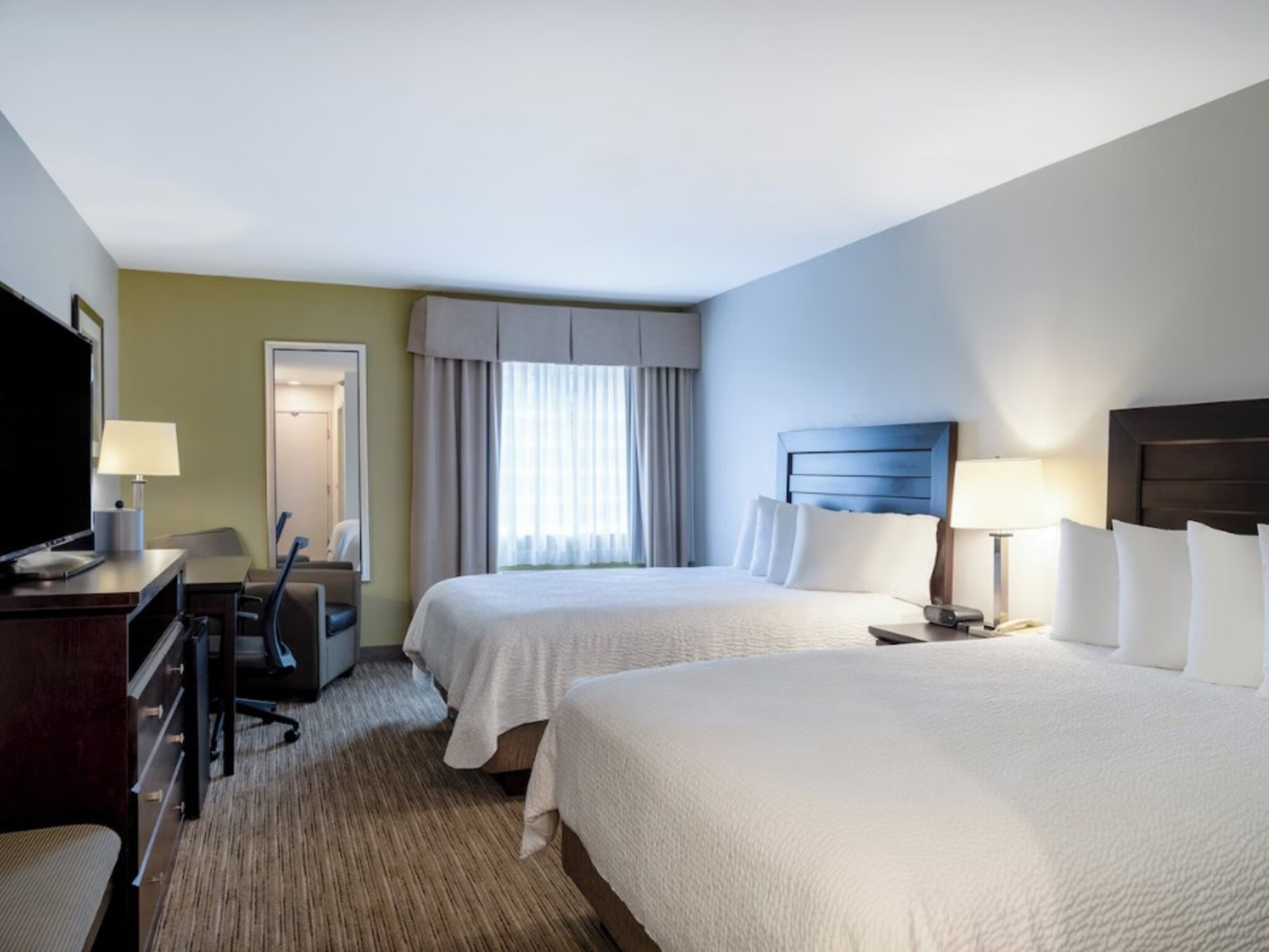 holiday inn express and suites chicago libertyville by ihg
