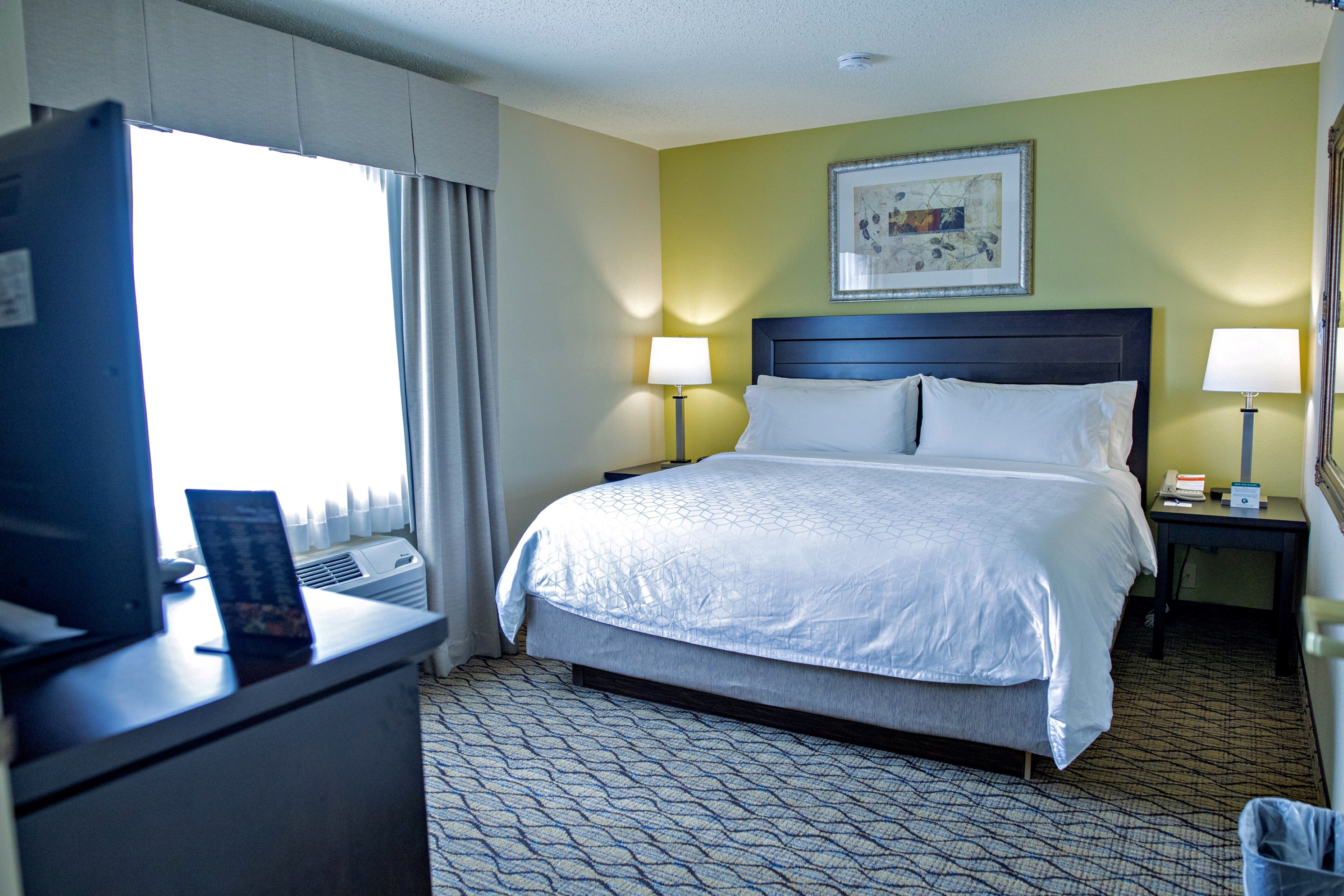 holiday inn express and suites chicago libertyville by ihg