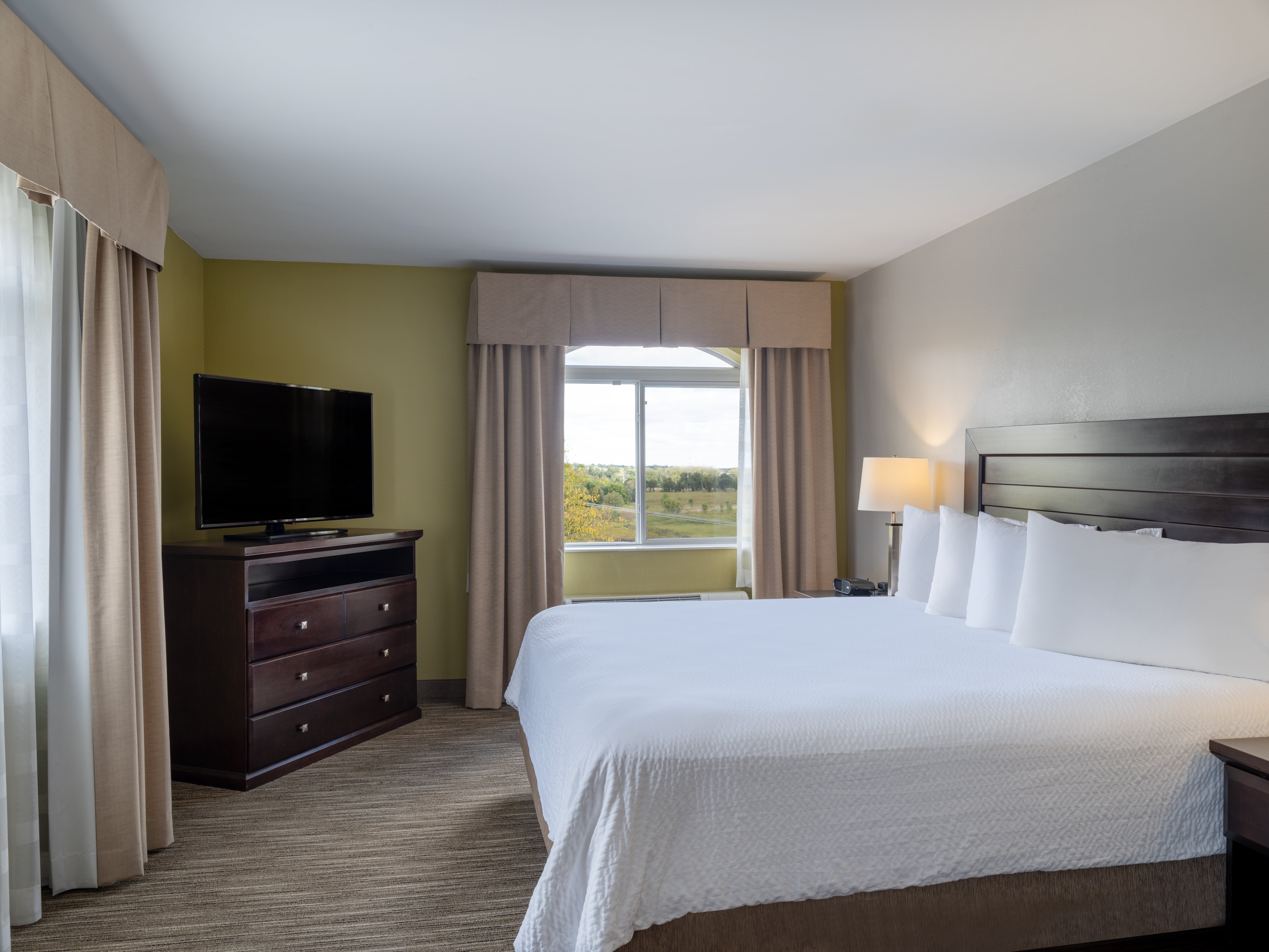 holiday inn express and suites chicago libertyville by ihg