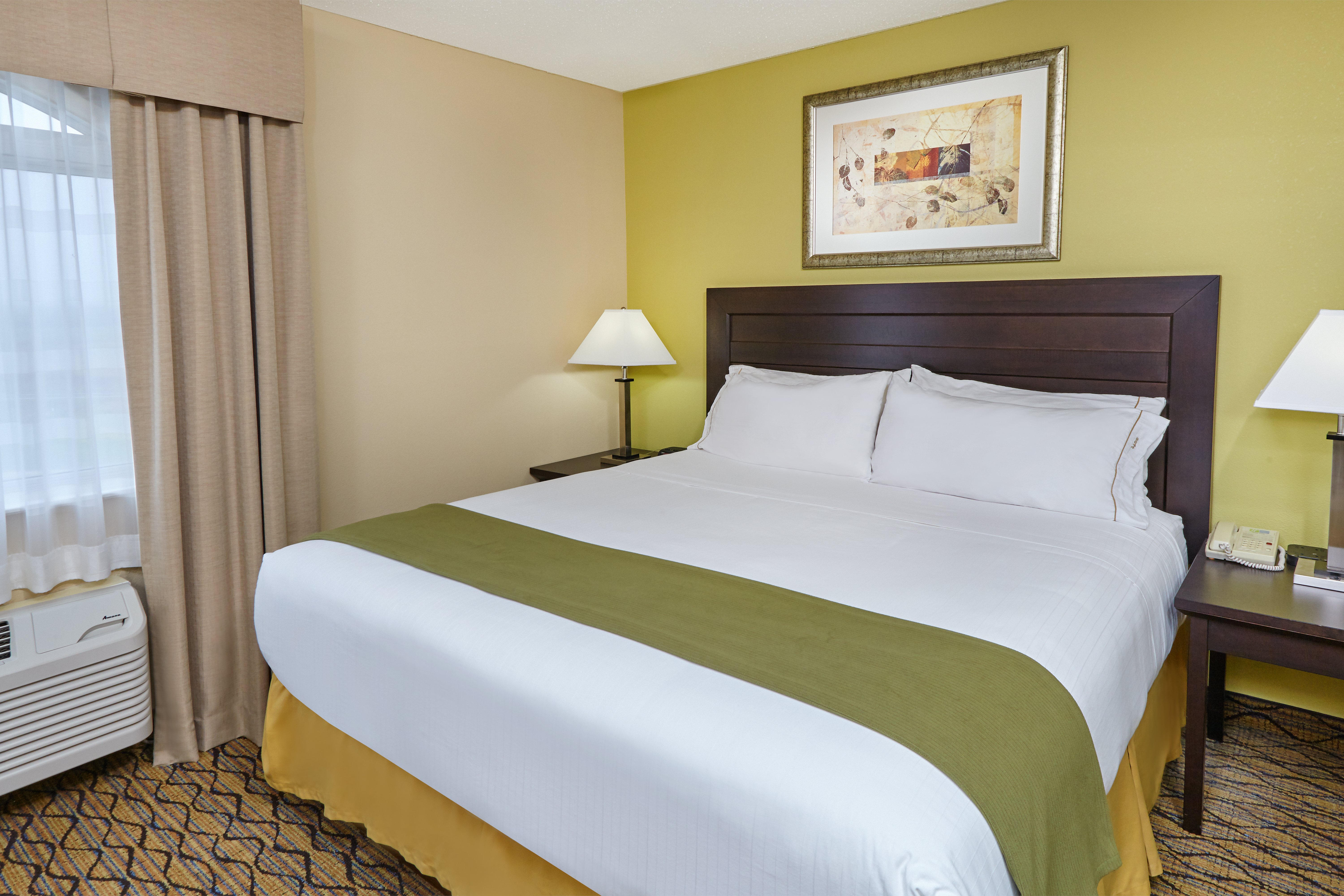 holiday inn express and suites chicago libertyville by ihg