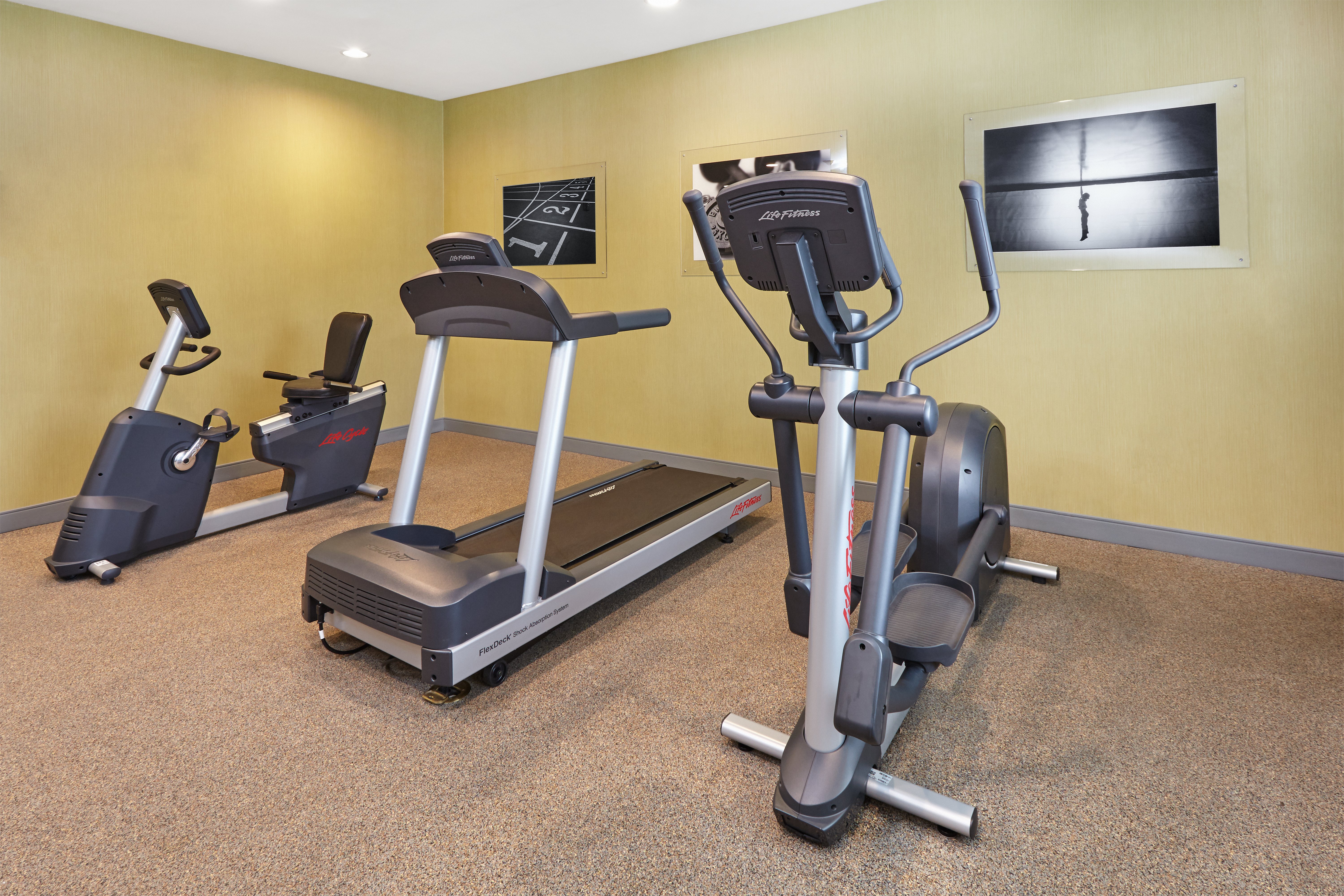 holiday inn express and suites chicago libertyville by ihg