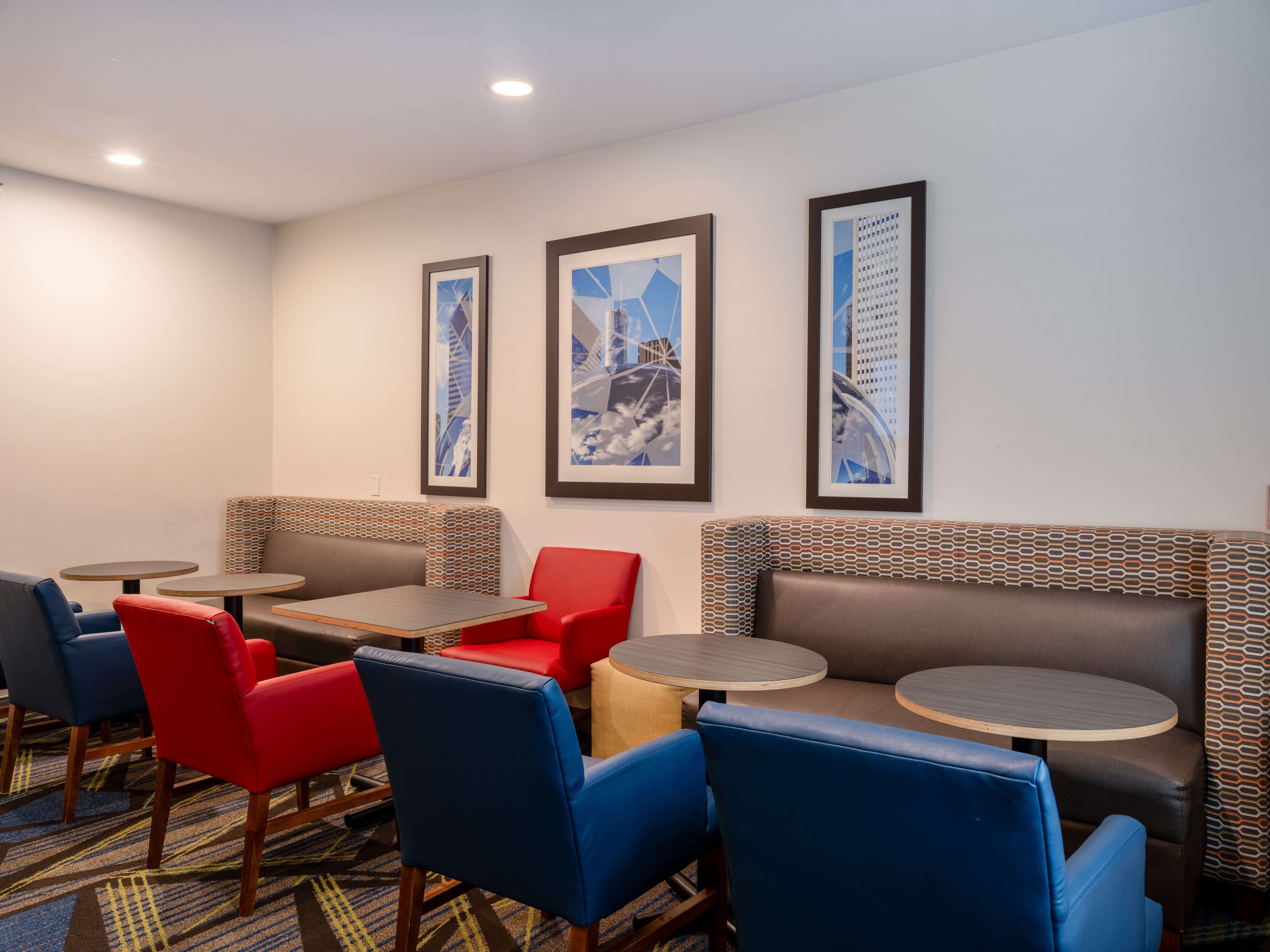 holiday inn express and suites chicago libertyville by ihg