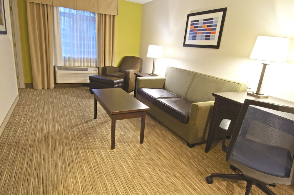 holiday inn express and suites chicago libertyville by ihg