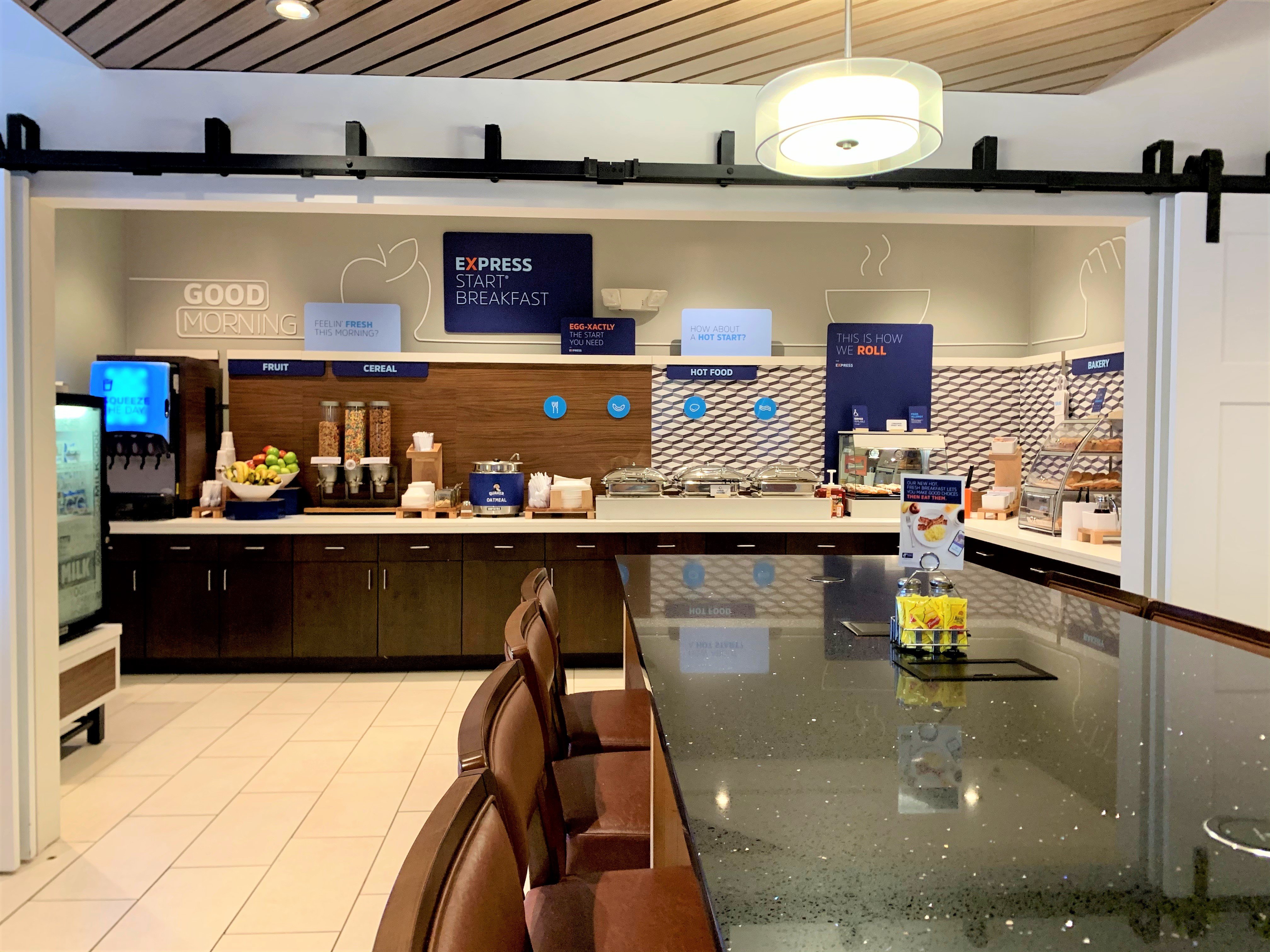 holiday inn express and suites chicago libertyville by ihg