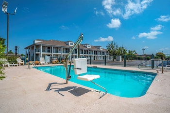 econolodge tupelo