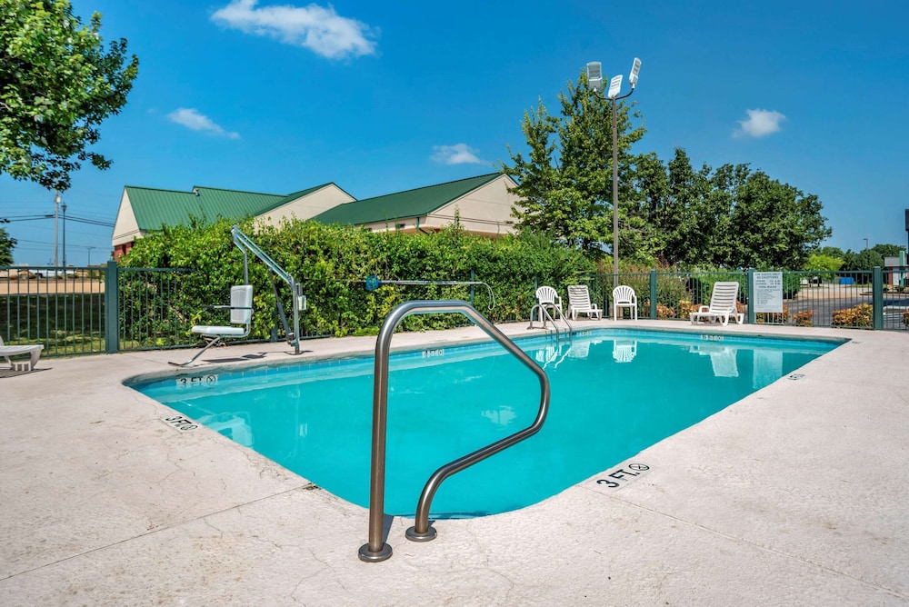 econolodge tupelo